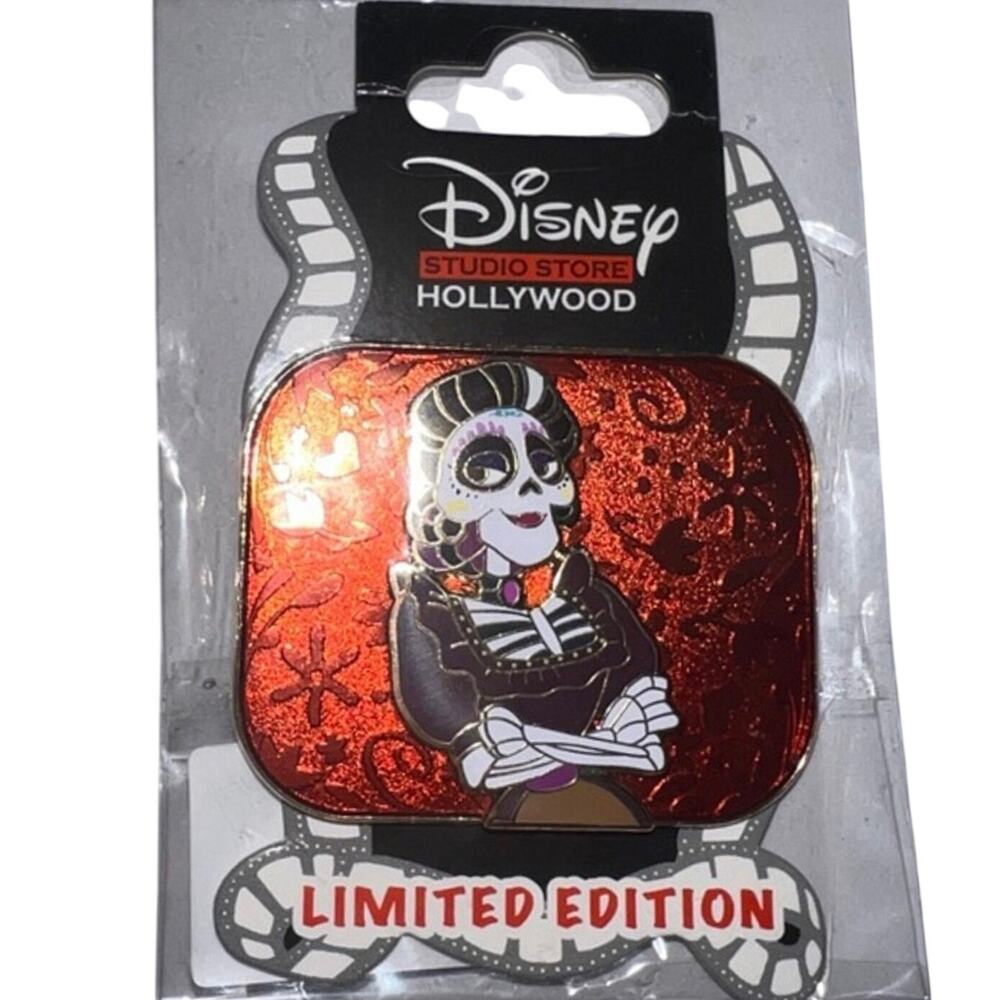 Disney DSF DSSH Coco Mama Imelda Mother's Day 2023 LE 400 Pin